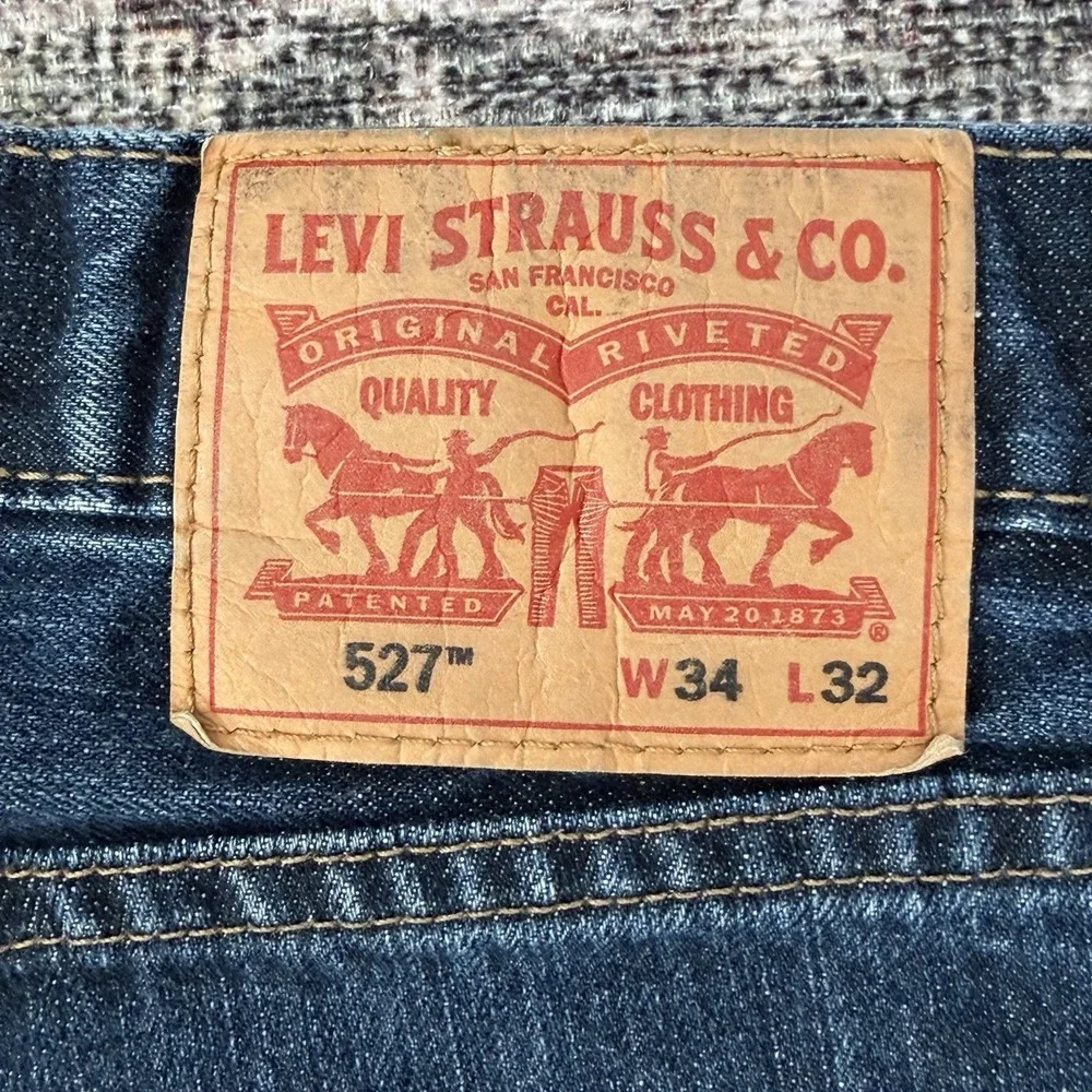 Levis pre owned